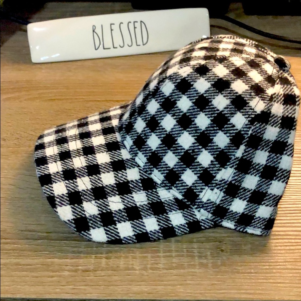 Women’s Adjustable Buffalo Plaid Hat